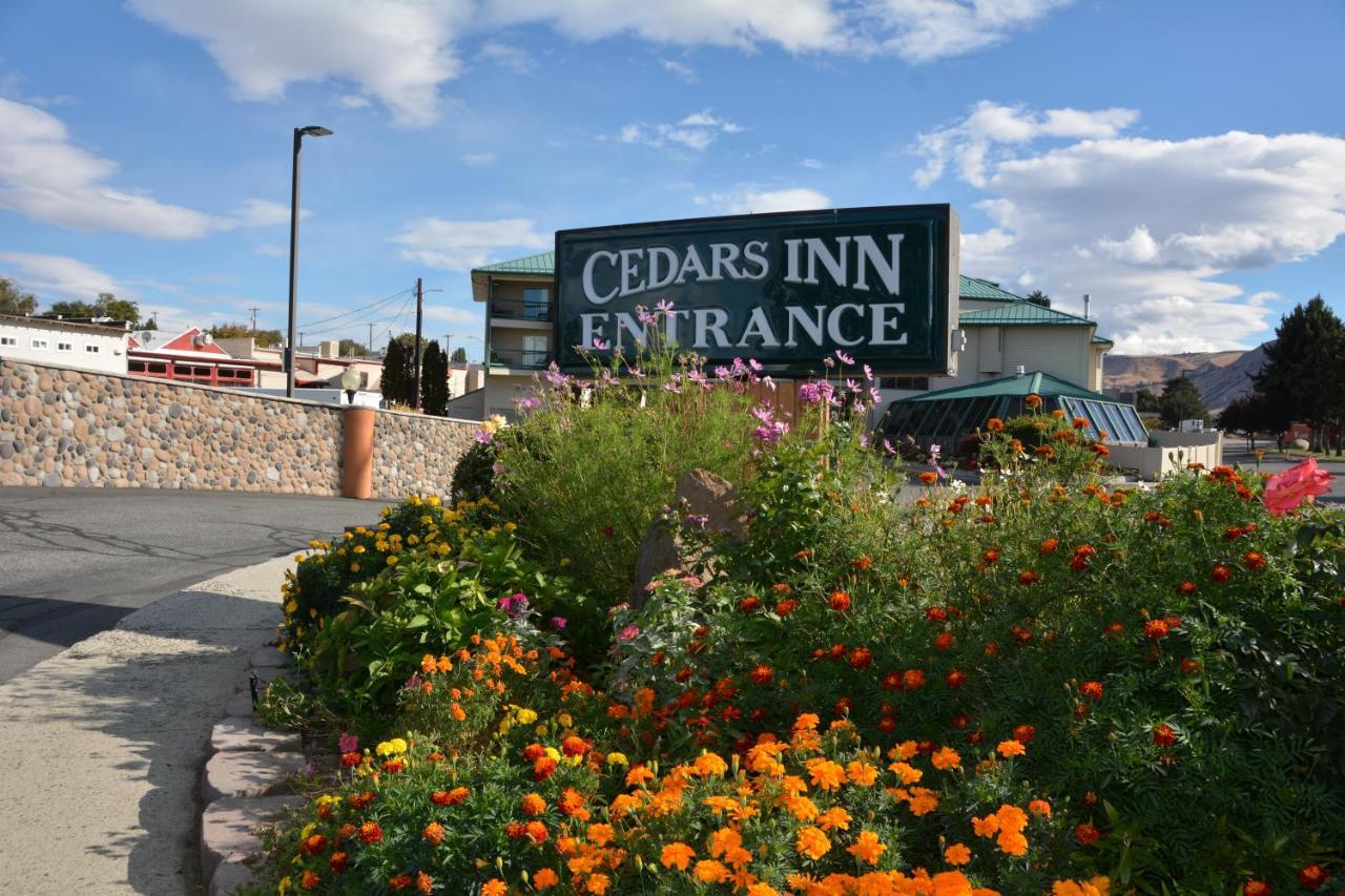 Cedars Inn Wenatchee Εξωτερικό φωτογραφία