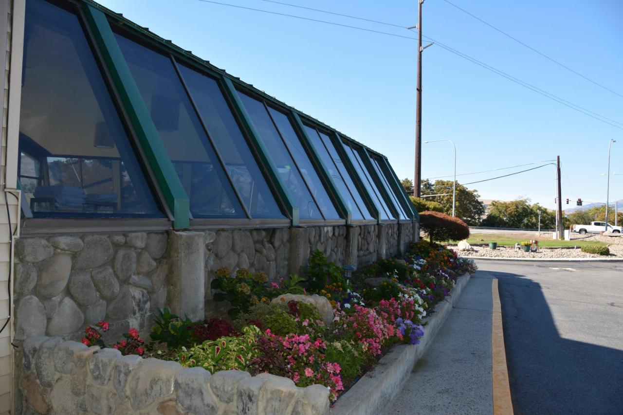 Cedars Inn Wenatchee Εξωτερικό φωτογραφία