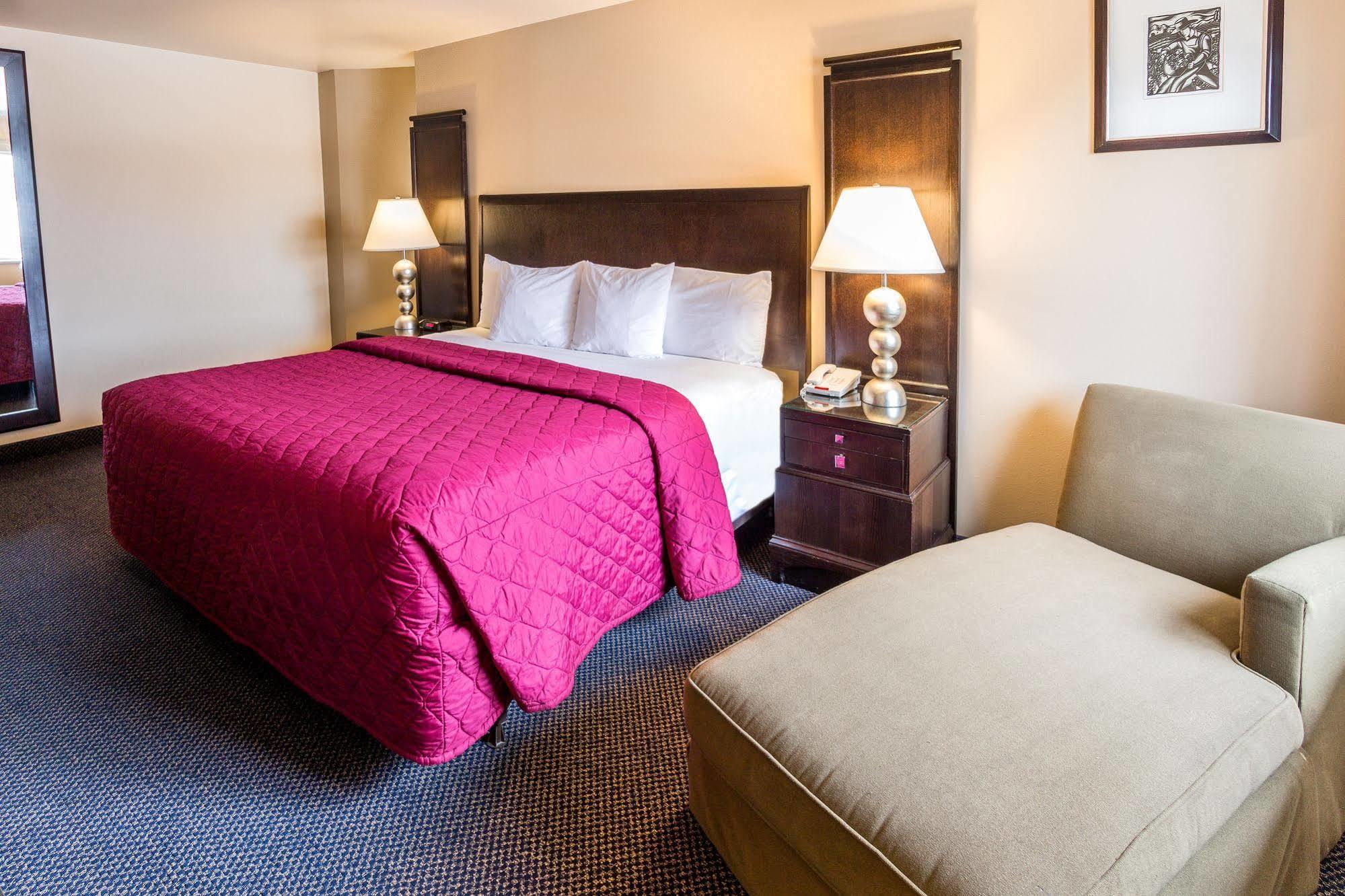 Cedars Inn Wenatchee Εξωτερικό φωτογραφία